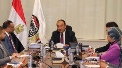 وزير قطاع الأعمال العام يلتقي مجلس إدارة جمعية مطوري القاهرة الجديدة والعاصمة الإدارية