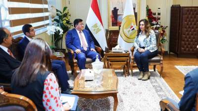 وزيرة التنمية المحلية تبحث مع وفد مؤسسة رجال الأعمال المصريين الصينيين فرص ومجالات التعاون بين الجانبين
