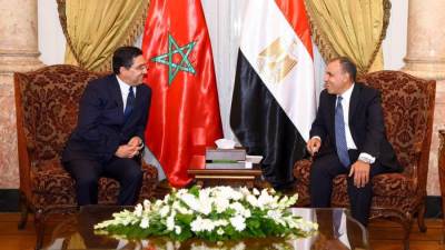 على هامش اجتماعات الجامعة العربية.. وزير الخارجية والهجرة يعقد اجتماعاً مع نظيره المغربي