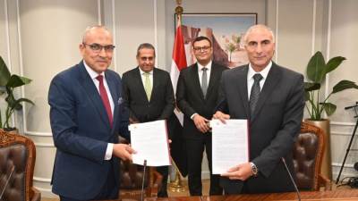 وزير الإسكان ورئيس "شركة العاصمة" يشهدان توقيع عقد لضبط وحوكمة منظومة مياه الشرب بالعاصمة الإدارية