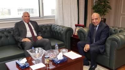 وزير الكهرباء يستقبل محافظ الوادي الجديد لبحث التعاون لتوفير الكهرباء اللازمة للاستثمار فى نطاق المحافظة