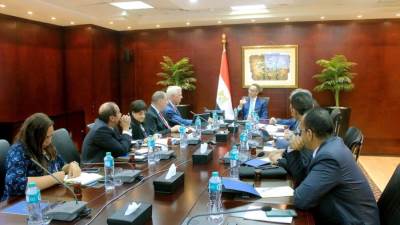 وزير الاستثمار والتجارة الخارجية يلتقى وفد سيتي بنك لاستعراض مشروعات البنك بالسوق المصري 