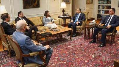 وزير الخارجية يستقبل وزيرة التنمية ووزير الإسكان لبحث التعاون بين الوزارات الثلاث