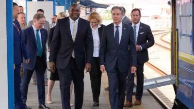 أوكرانيا تعلن إحباط غارة جوية على كييف خلال زيارة بلينكن ولامى