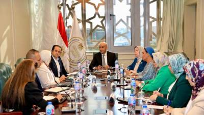 وزير التعليم يبحث مع مؤسسة "حياة كريمة"  تعزيز أوجه التعاون بين الوزارة والمؤسسة