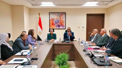 نائبا وزير الإسكان ومحافظ جنوب سيناء يناقشان خطة تأهيل محطة معالجة الصرف الصحي بدهب