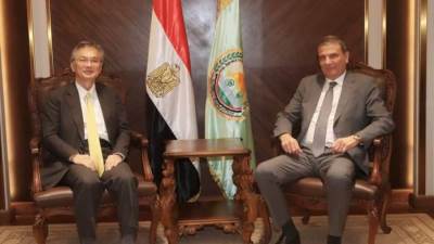 وزير الزراعة يبحث مع السفير الياباني بالقاهرة التعاون في مجال تكنولوجيات الزراعة