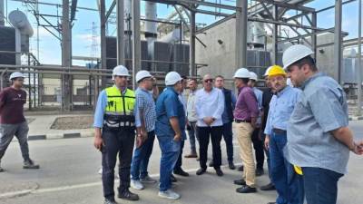 وزير الكهرباء فى زيارة مفاجئة لمحطة توليد كهرباء غرب القاهرة البخارية بمنطقة "سقيل"