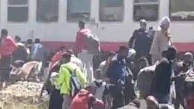 مشاهد حصرية لحادث تصادم قطارين في الشرقية