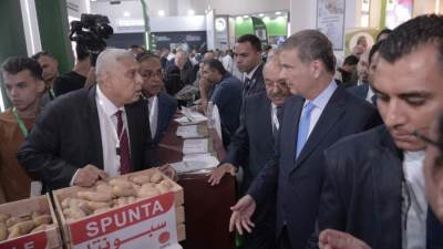 وزير الزراعة يؤكد على إهتمام الدولة بتوطين تكنولوجيا الزراعة وتصنيع الالات والمعدات في مصر