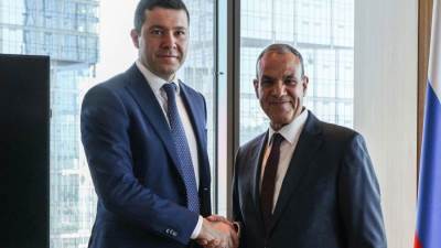 خلال زيارته لموسكو.. وزير الخارجية يجتمع مع وزير الصناعة والتجارة الروسي