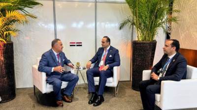 رئيس الرعاية الصحية يتسلم شهادة ودرع الاعتماد الدولي JCI للمجمع الطبي بالإسماعيلية