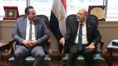 وزير العمل يستقبل وفدًا من شركة ليوني الألمانية العالمية لتصنيع كابلات وضفائر السيارات