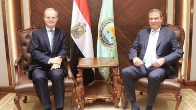 وزير الزراعة يبحث مع سفير بريطانيا في مجال البحث العلمي وتبادل السلع الزراعية