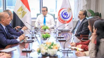 "خالد عبدالغفار" يتابع الخطوات التنفيذية لتفعيل الهيكل المؤسسي لوزارة الصحة والسكان