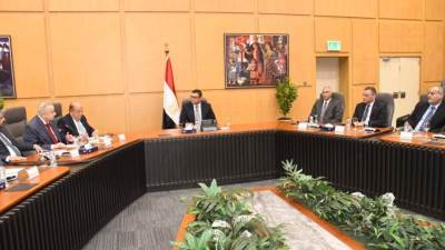 وزير الإسكان يلتقى أعضاء جمعية مستثمري العاشر من رمضان للاستماع لطلباتهم لدفع معدلات التنمية