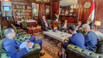 رئيس اقتصادية قناة السويس يلتقي عددًا من ممثلي الشركات البريطانية العاملة بمجال الطاقة ومؤسسات التمويل