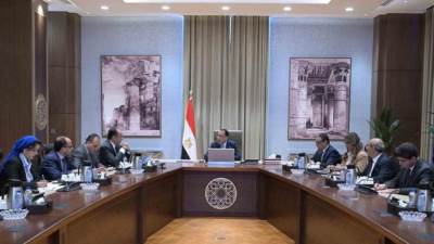 رئيس الوزراء يتابع مع وزير قطاع الأعمال العام عددا من ملفات عمل ومشروعات الوزارة 