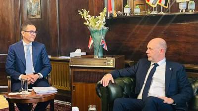 حسن الخطيب: الحكومة تعمل حاليًا على تطوير برنامج متكامل لمساندة الصادرات