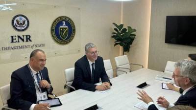 مباحثات بترولية مع جيفري بيات مساعد وزير الخارجية الأمريكية لموارد الطاقة