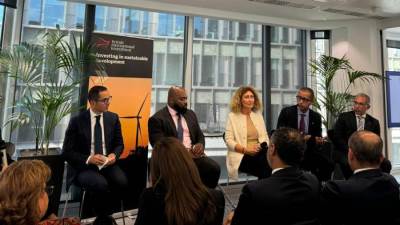 ڤودافون مصر تناقش توسيع استثماراتها الرقمية وتطوير قطاع الاتصالات في مصر خلال البعثة البريطانية المصرية"