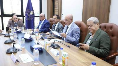 رئيس هيئة الدواء يستقبل رئيس وممثلي غرفة صناعة الأدوية ومستحضرات التجميل والمستلزمات الطبية 