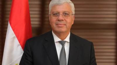 عاشور يهنئ العلماء المُدرجين بقائمة ستانفورد لأعلى 2% من العلماء الأكثر استشهادًا على مستوى العالم