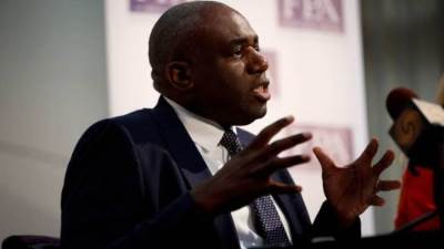 وزير خارجية بريطانيا يطالب رعايا بلاده بمغادرة لبنان وعدم السفر إلى بيروت