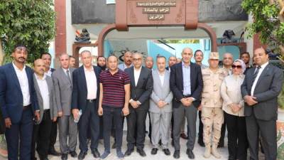 وزير التعليم ومحافظ أسيوط يتفقدان 9 مدارس بالمحافظة لمتابعة جاهزيتها قبيل انطلاق العام الدراسى الجديد وتنفيذ الآليات المعلنة