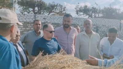  قيادات وزارة البيئة بجولات ميدانية لمتابعة منظومة قش الأرز  بمحافظة كفر الشيخ 