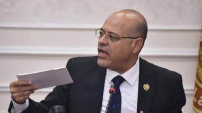 وزير العمل يوجه بالمتابعة وصرف تعويضات للمصابين ضحايا انقلاب سيارة ربع نقل بالمنيا