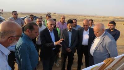 نائب رئيس "هيئة المجتمعات العمرانية" يتفقد مشروعات المرافق والطرق بالعبور الجديدة