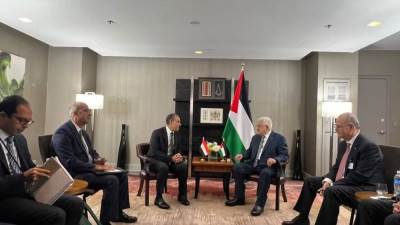 وزير الخارجية يلتقي مع الرئيس الفلسطيني