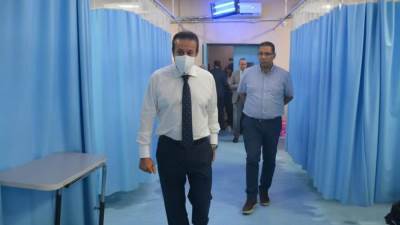وزير الصحة يتفقد مستشفى القبطي ويوجه بسرعة الانتهاء من أعمال التطوير