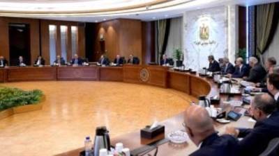 رئيس الوزراء يلتقي السفراء المنقولين لتولي رئاسة البعثات الدبلوماسية والقنصلية المصرية بالخارج