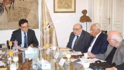 وزير الثقافة يجتمع بأعضاء هيئة مكتب المجلس الأعلى للثقافة لمناقشة توصيات لجنة الإعلام والثقافة بالبرلمان وتعديلات اللائحة