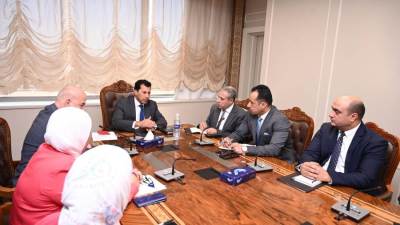 وزير الشباب والرياضة يلتقي أعضاء نموذج محاكاة مجلس الشيوخ