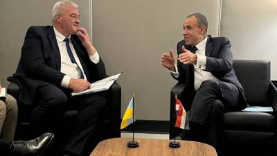 وزير الخارجية والهجرة يلتقي مع نظيره الأوكراني في نيويورك