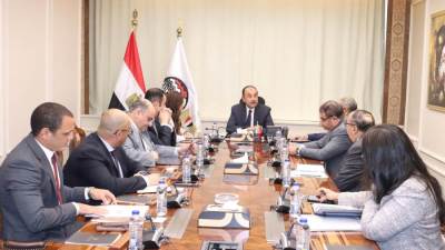 وزير قطاع الأعمال يبحث مع "مايكروسوفت مصر" موقف تطبيق نظام تخطيط الموارد "ERP"