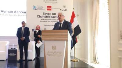 وزير التعليم يشهد توقيع عقود لفتح مكاتب لعدد من هيئات التصنيف والتسجيل البريطانية