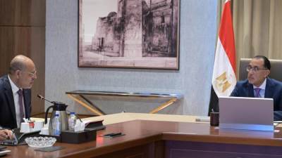 رئيس الوزراء يلتقي وزير العمل لاستعراض عدد من ملفات عمل الوزارة