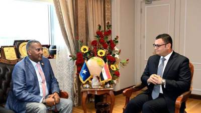 وزير الإسكان يستقبل نظيره الصومالى لبحث التعاون ونقل التجربة العمرانية المصرية