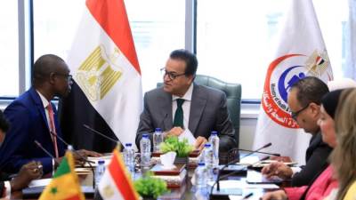 وزير الصحة يستقبل السفير السنغالي لبحث تعزيز التعاون بين البلدين في القطاع الصحي