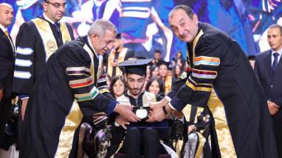 وزير قطاع الأعمال يشهد حفل تخرج دفعة جديدة من طلاب الأكاديمية العربية للعلوم والتكنولوجيا