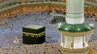 حقيقة إصدار قرار بتحصيل قيمة برامج رحلات العمرة بالدولار