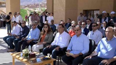 رئيس الوزراء يشهد احتفالية تسليم جائزة التميز العالمية "Esri SAG Award 2024"