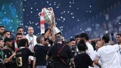 الزمالك يصرف مكافآت خاصة للاعبين بعد التتويج بالسوبر الأفريقي