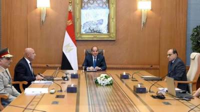 الرئيس السيسى يطلع على الموقف التنفيذي لعدد من الملفات الخاصة بالتنمية الصناعية والعمرانية