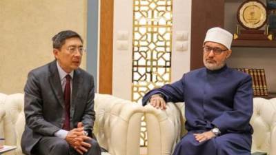 مفتي الجمهورية يبحث مع سفير سنغافورة سبل تعزيز التعاون بمجال الإفتاء