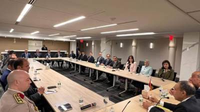 وزير الخارجية يلتقي مع أعضاء بعثة مصر الدائمة لدى الأمم المتحدة في نيويورك